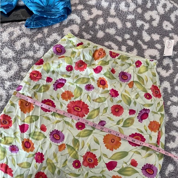 Y2K Green Midi Skirt with Multi Color Flowers Talbots - Picture 5 of 8